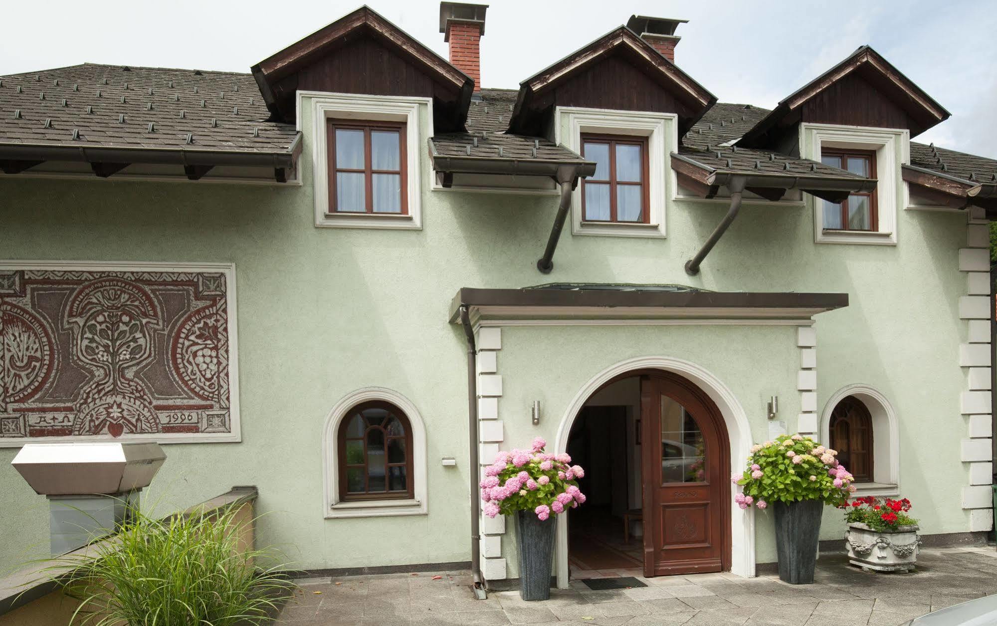 Gasthof Poechhacker Steyr Buitenkant foto